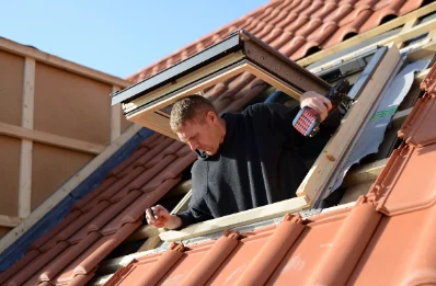 Pose de fenêtres de toit Velux à Péré